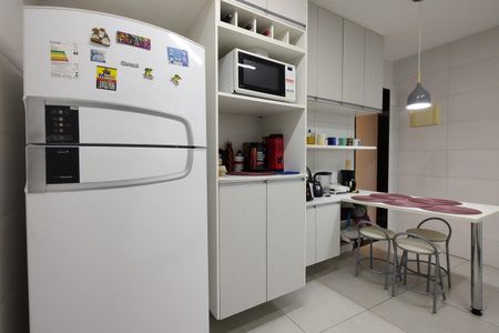 Casa de condomínio à venda com 250m², 3 quartos e 1 vagaCozinha - Armários