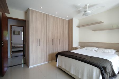 Casa de condomínio à venda com 250m², 3 quartos e 1 vagaSuíte 3