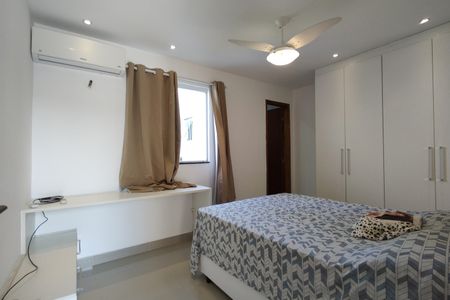 Casa de condomínio à venda com 250m², 3 quartos e 1 vagaSuíte