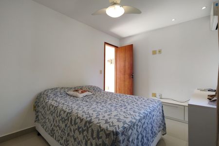 Casa de condomínio à venda com 250m², 3 quartos e 1 vagaSuíte