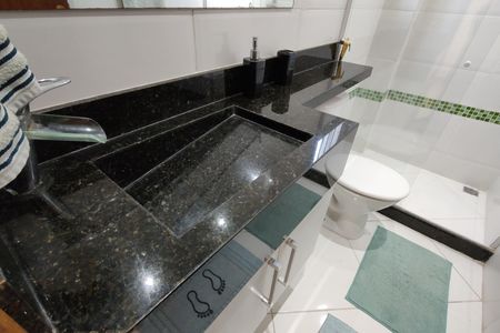 Casa de condomínio à venda com 250m², 3 quartos e 1 vagaBanheiro da Suíte 1