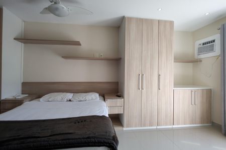 Casa de condomínio à venda com 250m², 3 quartos e 1 vagaSuíte 3