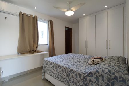 Casa de condomínio à venda com 250m², 3 quartos e 1 vagaSuíte