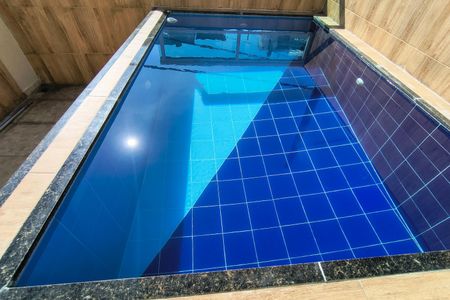 Casa de condomínio à venda com 250m², 3 quartos e 1 vagaPiscina