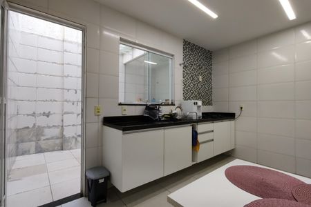 Casa de condomínio à venda com 250m², 3 quartos e 1 vagaCozinha - Armários