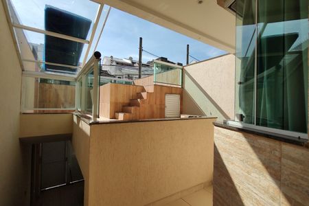 Casa de condomínio à venda com 250m², 3 quartos e 1 vagaPiscina