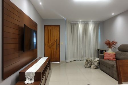 Casa de condomínio à venda com 250m², 3 quartos e 1 vagaSala