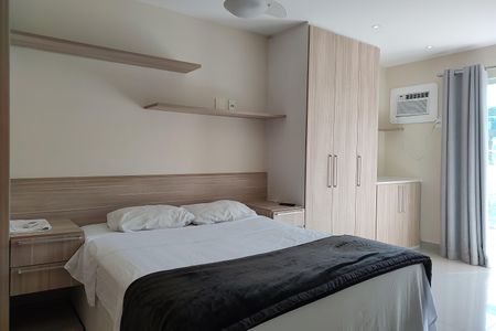 Casa de condomínio à venda com 250m², 3 quartos e 1 vagaSuíte 3