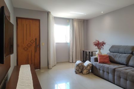 Casa de condomínio à venda com 250m², 3 quartos e 1 vagaSala