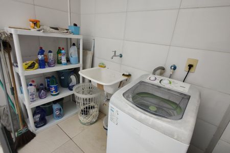 Casa de condomínio à venda com 250m², 3 quartos e 1 vagaÁrea de Serviço