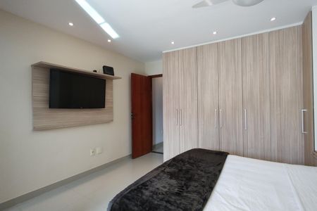 Casa de condomínio à venda com 250m², 3 quartos e 1 vagaSuíte 3