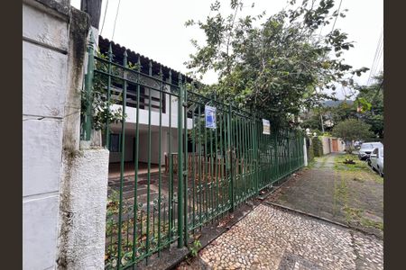 Casa para alugar com 650m², 6 quartos e 6 vagasFachada