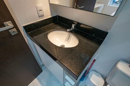 Studio para alugar com 30m², 1 quarto e 1 vaga Studio para alugar com 30m², 1 quarto e 1 vagaBanheiro Social