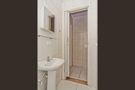 Casa para alugar com 100m², 2 quartos e 2 vagas Casa para alugar com 100m², 2 quartos e 2 vagasBanheiro