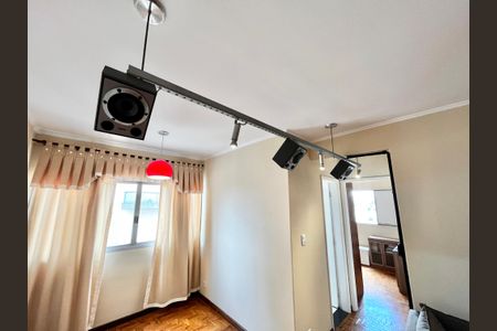 Apartamento para alugar com 70m², 2 quartos e 1 vagaSala