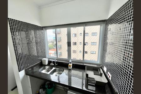 Apartamento para alugar com 70m², 2 quartos e 1 vagaÁrea de Serviço