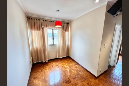 Apartamento para alugar com 70m², 2 quartos e 1 vagaSala