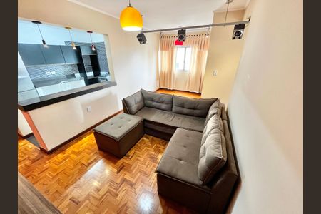 Apartamento para alugar com 70m², 2 quartos e 1 vagaSala