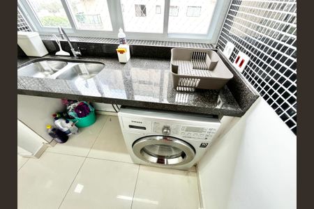 Apartamento para alugar com 70m², 2 quartos e 1 vagaÁrea de Serviço