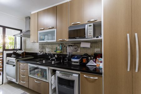 Apartamento à venda com 132m², 3 quartos e 2 vagas Apartamento à venda com 132m², 3 quartos e 2 vagasCozinha