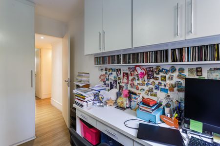 Apartamento à venda com 132m², 3 quartos e 2 vagas Apartamento à venda com 132m², 3 quartos e 2 vagasQuarto 2