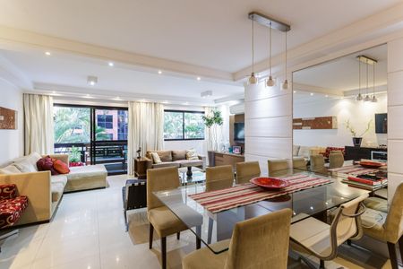 Apartamento à venda com 132m², 3 quartos e 2 vagas Apartamento à venda com 132m², 3 quartos e 2 vagasSala