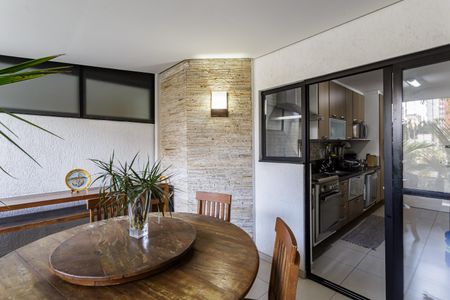 Apartamento à venda com 132m², 3 quartos e 2 vagas Apartamento à venda com 132m², 3 quartos e 2 vagasCopa