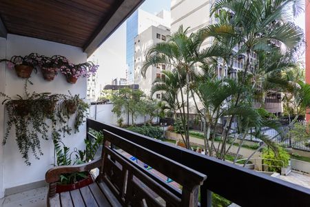 Apartamento à venda com 132m², 3 quartos e 2 vagas Apartamento à venda com 132m², 3 quartos e 2 vagasVaranda da sala