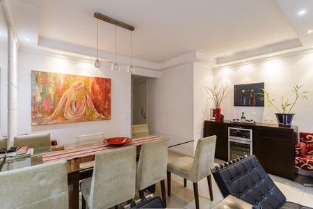 Apartamento à venda com 132m², 3 quartos e 2 vagas Apartamento à venda com 132m², 3 quartos e 2 vagasSala