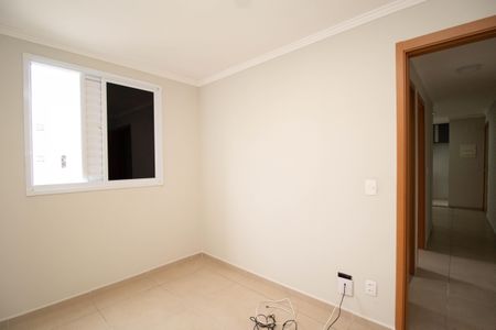 Quarto 2 de apartamento para alugar com 2 quartos, 44m² em Jardim Iris, São Paulo