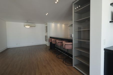 Apartamento para alugar com 111m², 2 quartos e 2 vagasSala