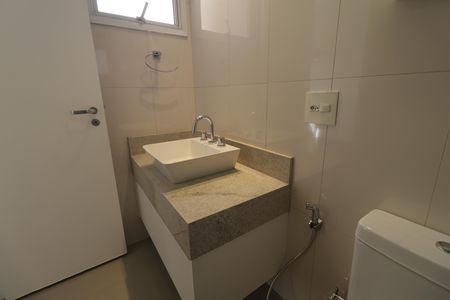 Apartamento para alugar com 111m², 2 quartos e 2 vagasBanheiro da Suíte 1