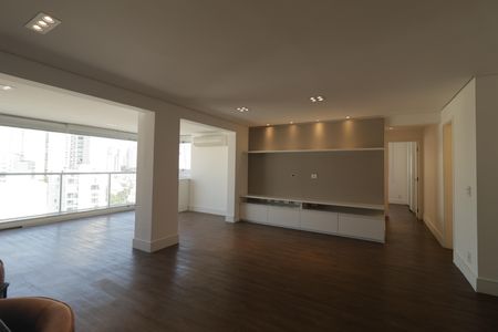 Apartamento para alugar com 111m², 2 quartos e 2 vagasSala