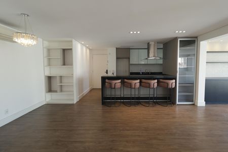 Apartamento para alugar com 111m², 2 quartos e 2 vagasSala