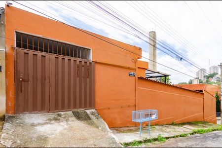Casa para alugar com 150m², 3 quartos e 1 vaga Casa para alugar com 150m², 3 quartos e 1 vagaFachada
