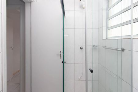 Apartamento para alugar com 60m², 2 quartos e sem vagaBanheiro