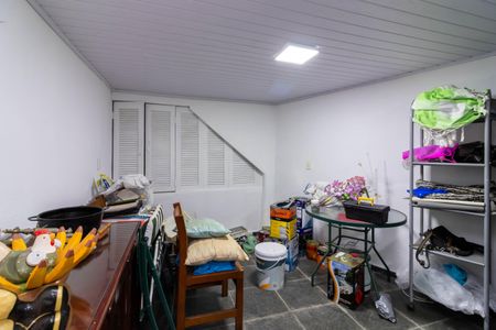 Casa à venda com 270m², 4 quartos e 2 vagas Casa à venda com 270m², 4 quartos e 2 vagasÁrea de Serviço