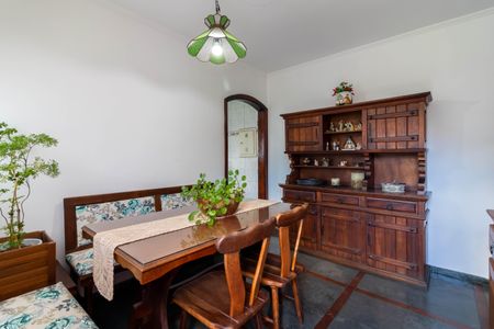 Casa à venda com 270m², 4 quartos e 2 vagas Casa à venda com 270m², 4 quartos e 2 vagasSala de Jantar