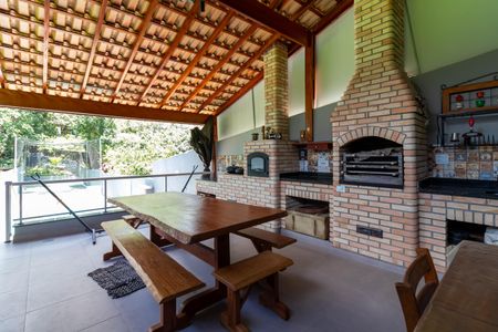 Casa à venda com 270m², 4 quartos e 2 vagas Casa à venda com 270m², 4 quartos e 2 vagasÁrea de Lazer