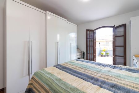 Casa à venda com 270m², 4 quartos e 2 vagas Casa à venda com 270m², 4 quartos e 2 vagasSuíte