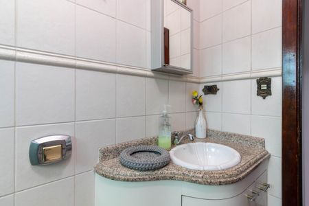 Casa à venda com 270m², 4 quartos e 2 vagasBanheiro 2