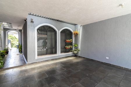 Casa à venda com 270m², 4 quartos e 2 vagas Casa à venda com 270m², 4 quartos e 2 vagasGaragem