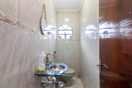 Casa à venda com 270m², 4 quartos e 2 vagas Casa à venda com 270m², 4 quartos e 2 vagasLavabo