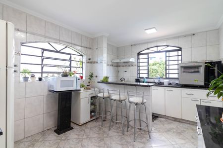 Casa à venda com 270m², 4 quartos e 2 vagas Casa à venda com 270m², 4 quartos e 2 vagasCopa