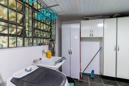 Casa à venda com 270m², 4 quartos e 2 vagas Casa à venda com 270m², 4 quartos e 2 vagasÁrea de Serviço