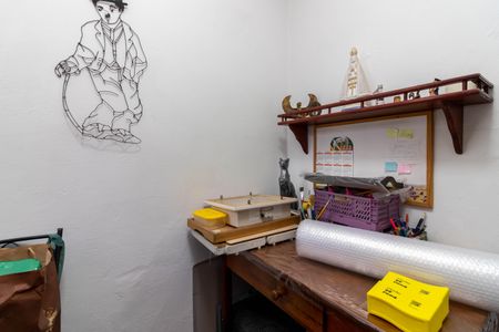 Casa à venda com 270m², 4 quartos e 2 vagas Casa à venda com 270m², 4 quartos e 2 vagasEscritório