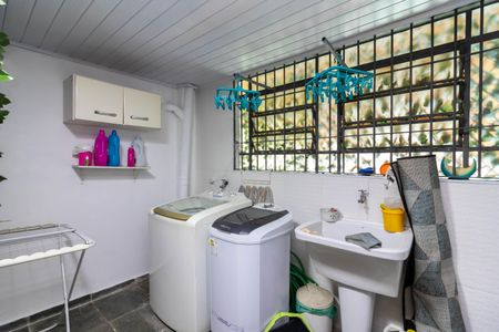 Casa à venda com 270m², 4 quartos e 2 vagas Casa à venda com 270m², 4 quartos e 2 vagasÁrea de Serviço