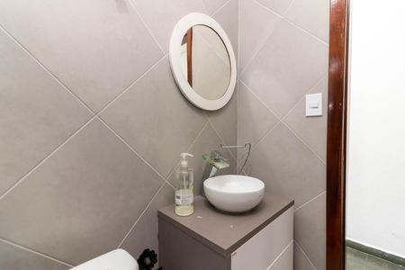 Casa à venda com 270m², 4 quartos e 2 vagas Casa à venda com 270m², 4 quartos e 2 vagasBanheiro 4