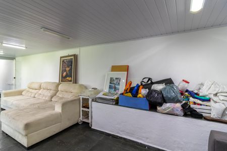 Casa à venda com 270m², 4 quartos e 2 vagas Casa à venda com 270m², 4 quartos e 2 vagasSalão