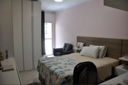 Casa para alugar com 2000m², 2 quartos e 2 vagas Casa para alugar com 2000m², 2 quartos e 2 vagasDetalhe - Quarto 01 com Suíte